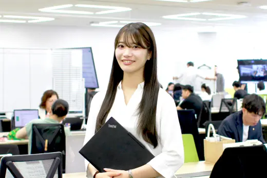 三宅 祥奈/営業部